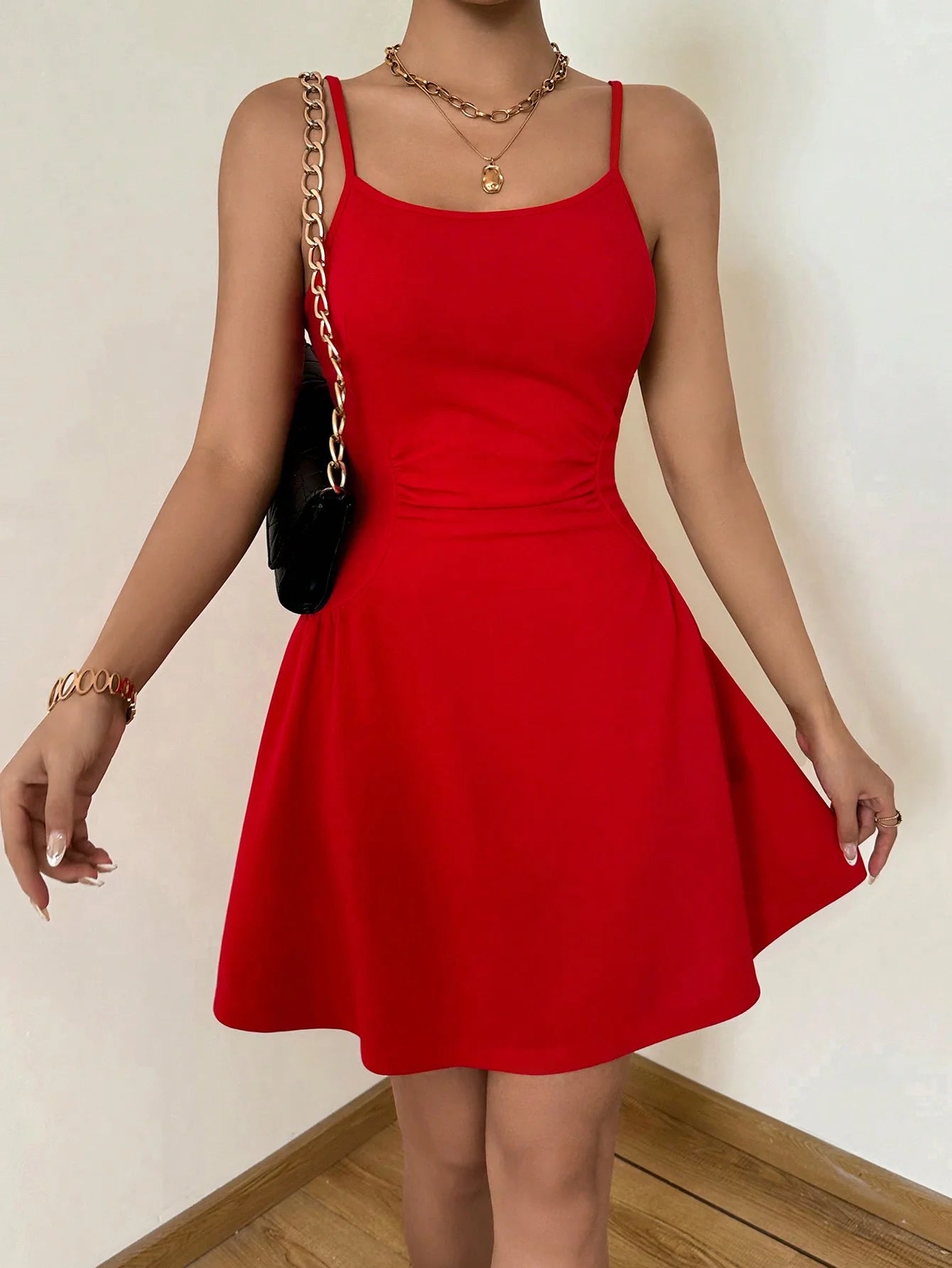 A lady's cinched waist, tight red halter top, A-line mini dress, elegant vacation, daily dance, party